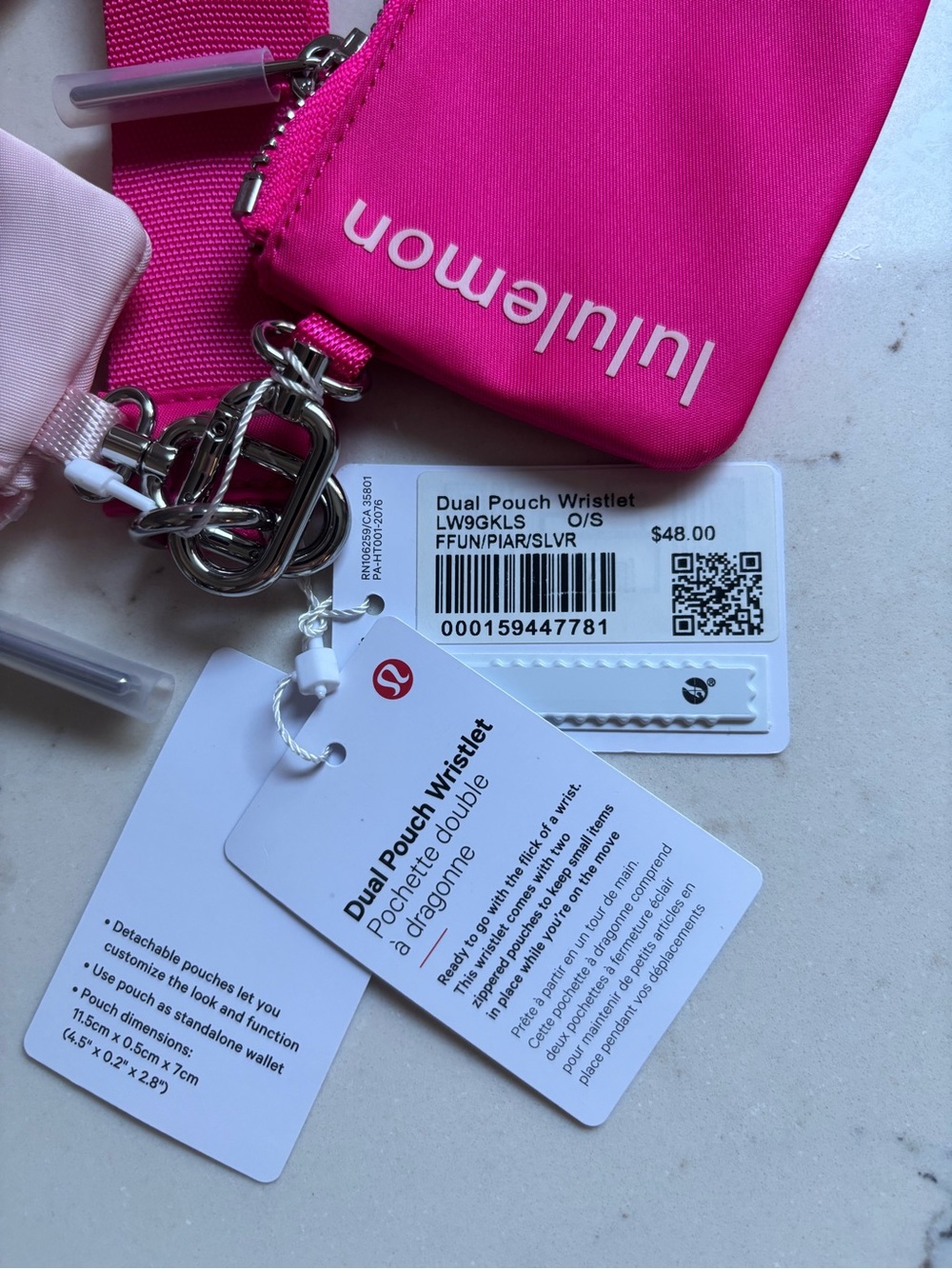 Lululemon Essentials Gift Set–Wristlet, Bottle, Bottle Bands + Tote $109 Value - Picture 3 of 9
